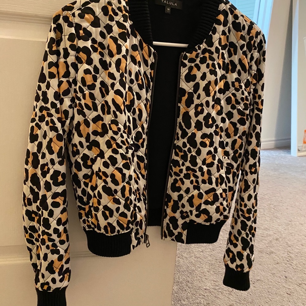 Aritzia cropped leopard printed jacket